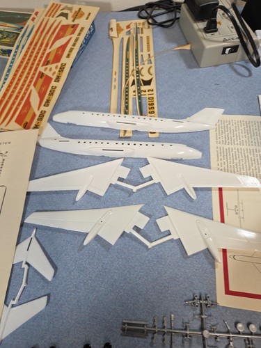 TU-134 1:100 Flugzeug-Modellbaukasten Plastic Aircraft Model - - Picture 8 of 17