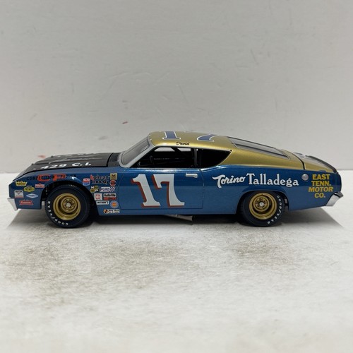 Autographed David Pearson 1969 Torino Talladega 1/24 University of Racing - Picture 4 of 10