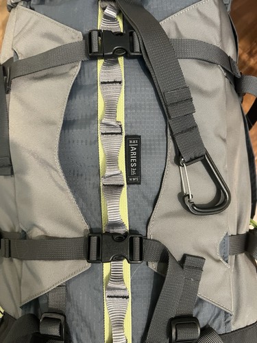 REI Women’s Aries 35L Backpacking Hiking Pack Gray Internal Frame - Picture 9 of 9