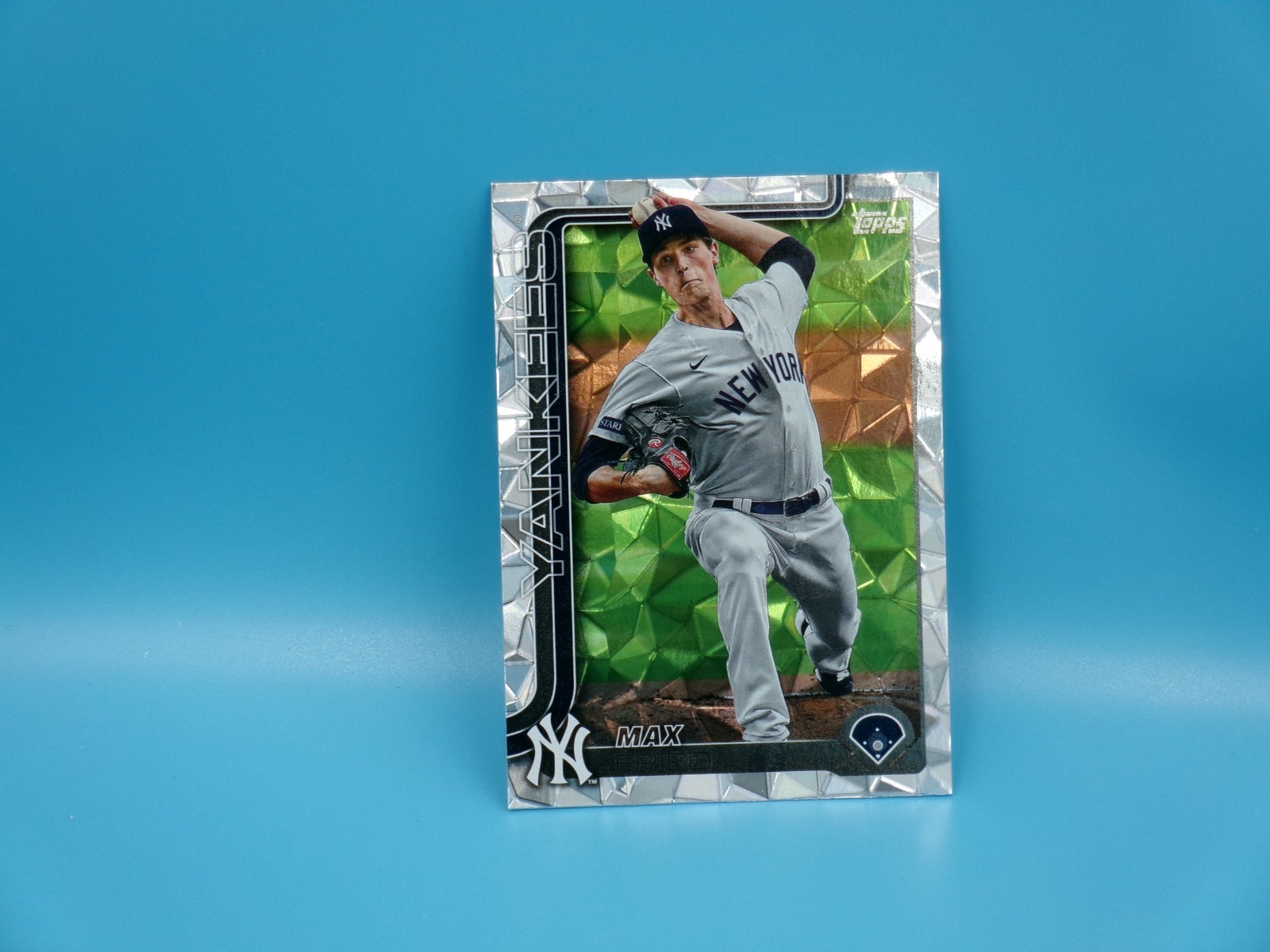 2025 topps series 2 Max Fried baseball Diamante Foil # 609