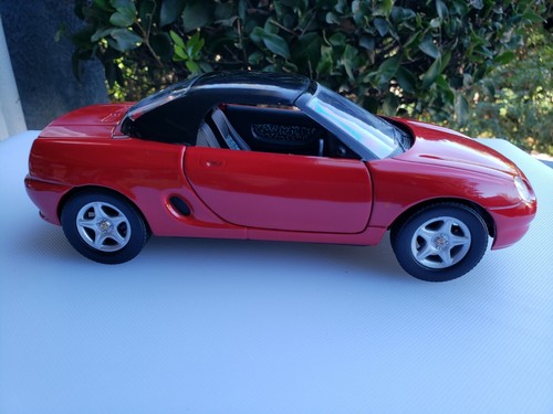 1/18 Diecast MGF By Corgi In Red - Picture 2 of 7