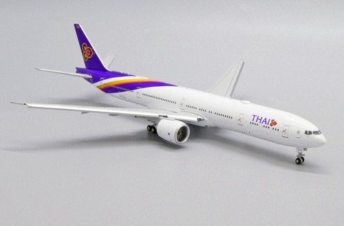 JC Wings 1:400 Thai Airways Boeing B777-300 (ER) "Alongkorn - Flaps Down" HS-TTA - Imagen 4 de 13