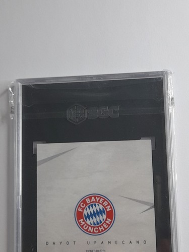 Topps Dayot Upamecano Numbered /5 SGC 10 Graded Card Bayern München France - Bild 6 von 9