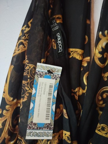 Vestido largo ligero Boohoo abertura lateral talla 18 negro y dorado - Imagen 6 de 6