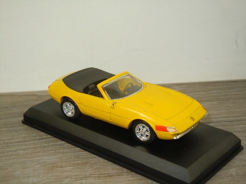 1969 Ferrari 365 GTS/4 Daytona Spider - Rio R2 Italy 1:43 in Box *53082 - Bild 5 von 5