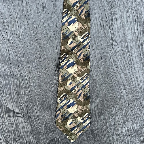 NWT Jimmy V Jim Valvano design The V Foundation 100% silk men's neck tie USA - Picture 2 of 5