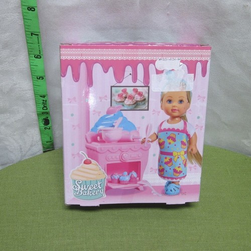 SWEET BAKERY cooking toy Evi Love action figure NWT cupcakes Simba Toys - 第 2/4 張圖片