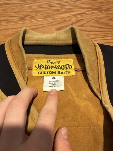 Gary Yamamoto Cebo Personalizado Para Hombres Talla XL Marrón Bordado Chaleco de Pesca Cremallera RARO - Imagen 5 de 10