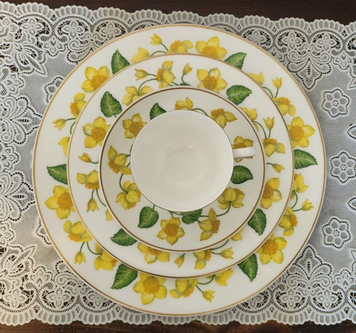 VINTAGE Wedgwood Bone China Kingcup 5 PC Place Settings W4050 (1), England - Picture 3 of 13