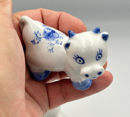 Vintage White & Blue Delft Floral Ceramic Cows Set - Picture 19 of 20