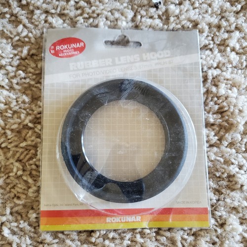 67MM RUBBER LENS HOOD W/UV FILTER