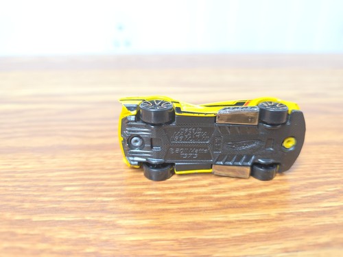 Hot Wheels Faster Than Ever '12 3/10 Yellow Hammerhead Toy Car 93/247 - Picture 7 of 7