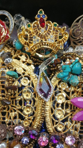 8-10 lbs UNSEARCHED/UNTESTED Estate (GOOD) Jewelry Lot NO RESERVE!! - Picture 2 of 23