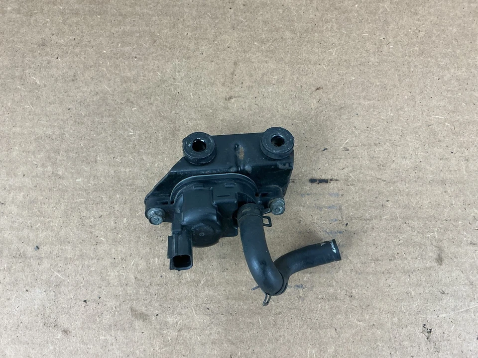 Solenóide de válvula de controle de purga a vácuo Acura MDX 2007-2013 136200-7040 fabricante de equipamento original - Imagem 4 de 4