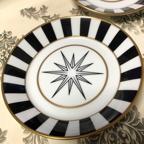 Richard Ginori "Cirque des Merveilles" Blanc Saucers Set of 2 - Picture 2 of 7