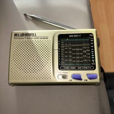 Bell Howell MW.SW1-7 9 Band World Receiver Radio Portable AM/FM/TV/MW/SW Works
