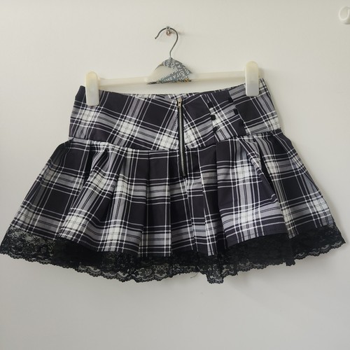 black white plaid gothic pleated mini skirt with lace trimsize 30" fit 10/12 - Picture 2 of 2