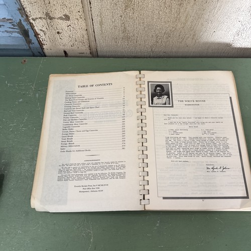 Recipes on Parade: Casseroles Military Officers' Wives 1967 - Bild 5 von 9