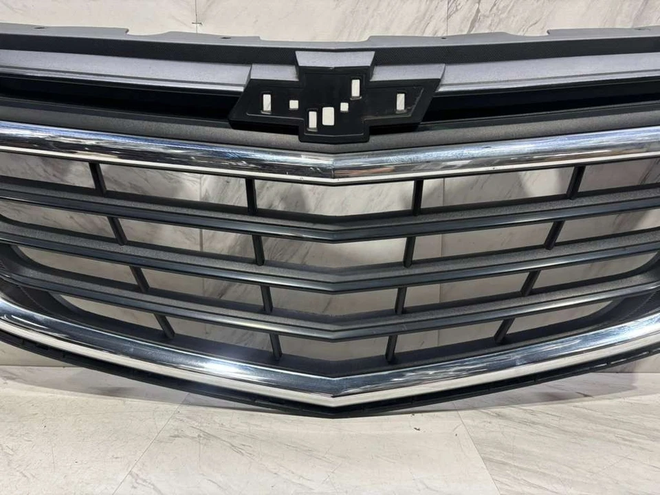 Chevrolet Equinox L LS LT 2018-2021 parrilla OEM parrilla central superior delantera 84150748 Foto 3 de 4