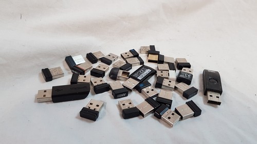 Lot de 30 dongles USB assortis Dell Logitech Microsoft et autres pour claviers - Photo 3/13