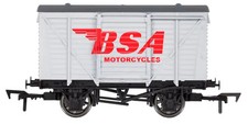4F-011-173 Dapol OO Ventilated Van BSA Motorcycles Weathered