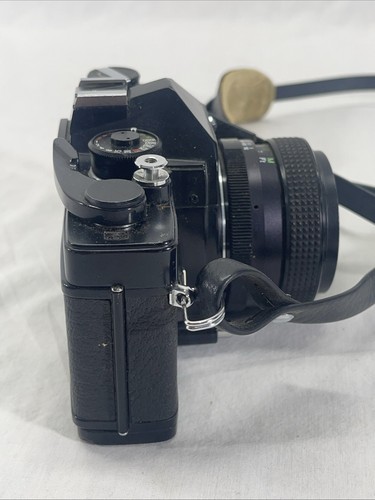 Vivitar screw mount XC3 camera w/55mm f2.1 len - Picture 7 of 8