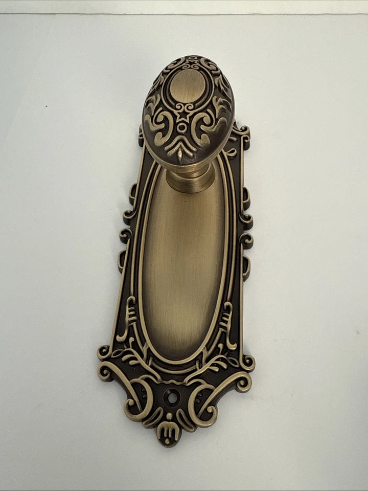 Juego de perillas de paso victoriano Signature Hardware 480935, 2-3/8" 2-3/4"-latón antiguo Foto 3 de 4