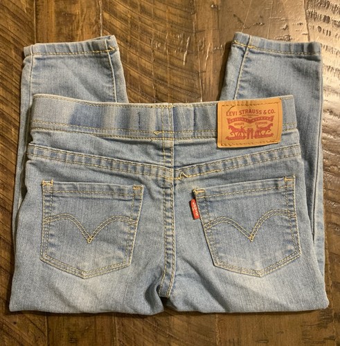 Levi’s 2T Kleinkind Jeans helle Waschung Denim Hose klassischer Stil Stretch rotes Etikett
