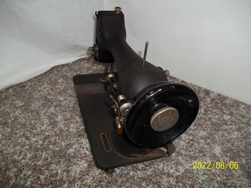 Q6 Singer Model 128 Sewing Machine 1949 original parts  discounts - Picture 3 of 49