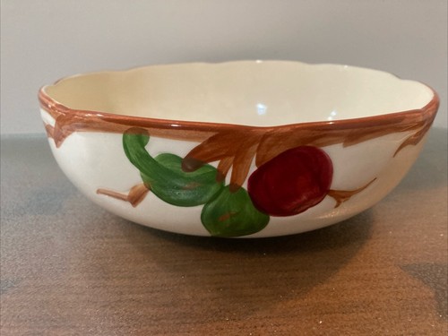 Franciscan USA APPLE  8 3/8" Round Vegetable Serving Bowl - Picture 2 of 4