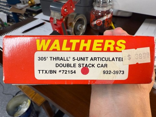 HO Walthers 305' Thrall 5-Unit Articulated Double Stack Car TTX/BN #72154 - Picture 2 of 2