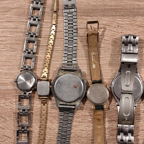 LOT 11 MONTRES QUARTZ REF18583J - Picture 7 of 9