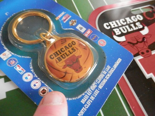 Bulls License plate, key chain, & sticker NEW VTG NBA 1990's 1997 Lot A - Picture 4 of 15