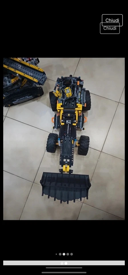 LEGO Technic 42081 Volvo Concept Wheel Loader ZEUX, foto 2 di 3