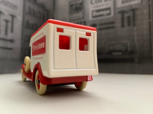 🚐 RARE UK TOYS Vintage LLEDO DAYS GONE 📦 Boxed 1931–1936 PACKARD VAN FIRESTONE - Picture 7 of 12