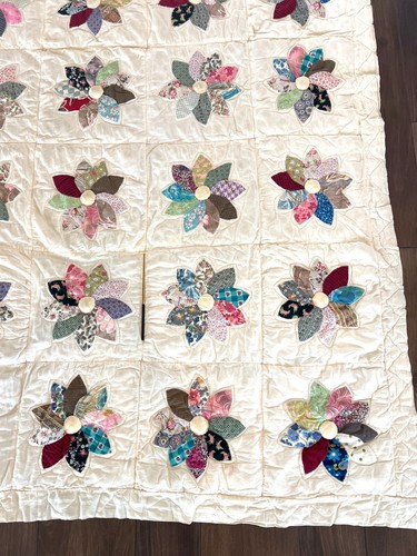 Vintage Handmade Quilt Daisy Floral 77 X 90 Cottagecore Boho Granny Cottage - Picture 4 of 9