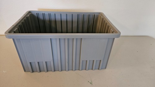 Quantum DG92080GY Plastic Dividable Grid Container, 16-1/2"L x 10-7/8"W x 8" - Picture 4 of 7