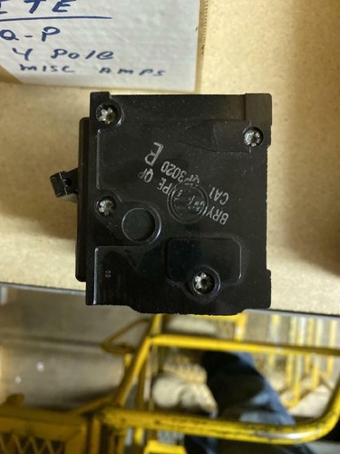 Siemens QP3-B020 3 Pole 20A 240V Circuit Breaker Used - Picture 5 of 6