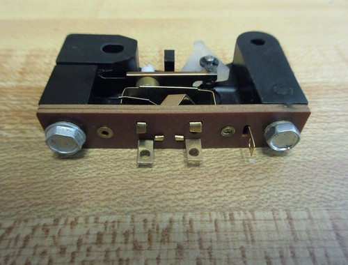 Lindberg 352832 Limit Switch - Picture 4 of 4