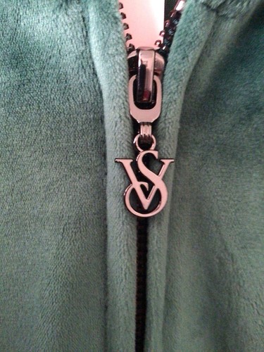 Victoria’s Secret Emerald Green Crop Zip Hoodie Velour Plush Jacket Size XL - Picture 3 of 6