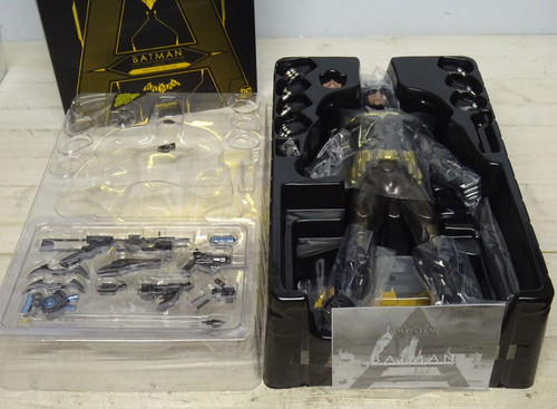 Batman Arkham Night Prestige Edition 1/6 Action Figure Hot Toys VGM37 2020 Nuovo - Foto 5 di 13