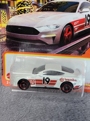 '19 Ford Mustang Coupe White 2021 Matchbox - Picture 3 of 7