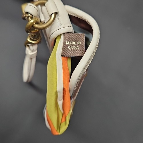 Coach Gigi Armband weiß Leder 65. Jubiläum Drehverschluss - Münzbörse - Bild 19 von 19