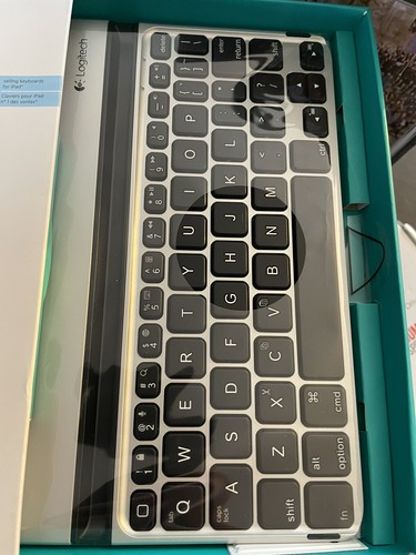 Logitech Ultrathin Keyboard Ipad Mini 920-0055795 includes USB Cable Opened Box - Picture 2 of 4