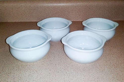 Set of FOUR Oneida White Mini Dipping Sauce Berry Desert Bowls - Picture 5 of 6