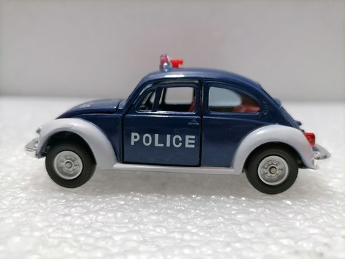 VOLKSWAGEN BEETLE 1200 Police - Vintage 1:43 Scale model , Tomica Japan 1990s - Picture 4 of 7