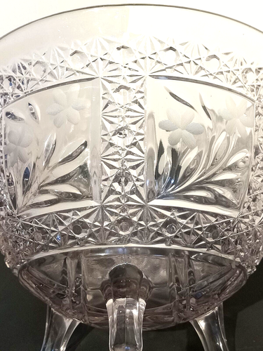 McKee Early American Pressed & Etched Glass Daisy & Button Fruit Bowl - Picture 6 of 6