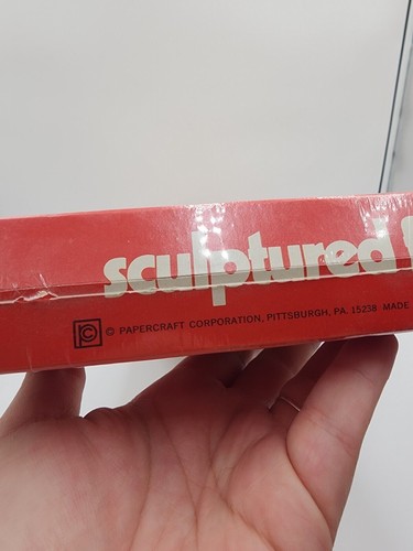 Papel de envolver Kaycrest láminas esculpidas de colección dorado texturizado 29 pies cuadrados - Imagen 11 de 13