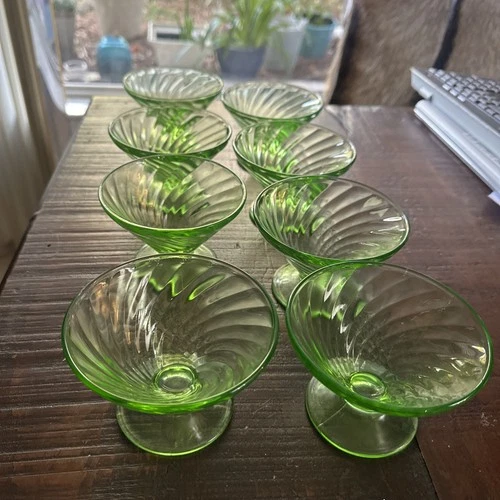 Set of 8 Vtg Green Federal Glass Dessert Ice Cream Dishes Vaseline Uranium UV