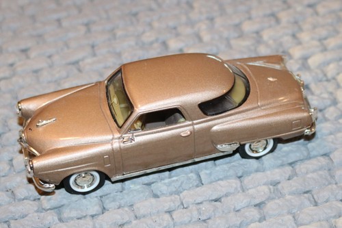 Road Signature 1950 Studebaker Champion 1/43 fundido a presión - Imagen 3 de 5